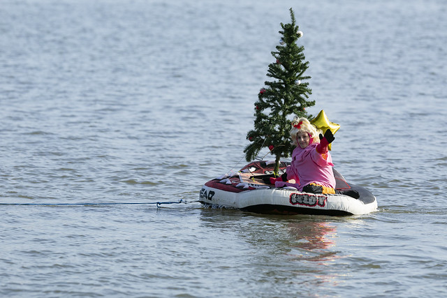 Waterskiing Santa show