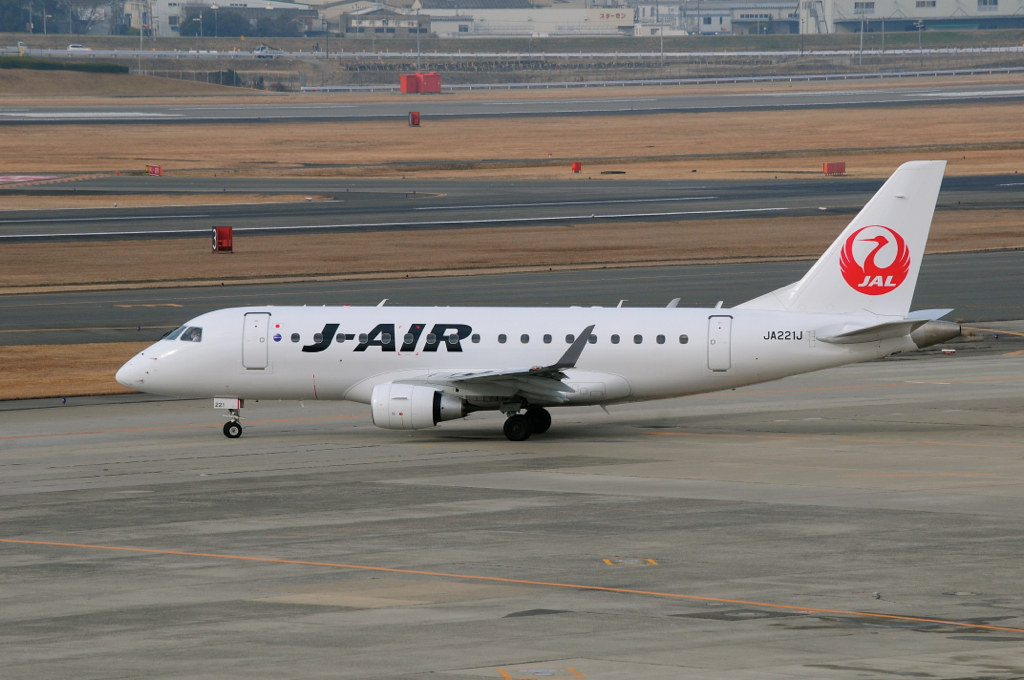JA221J - E170 - Japan Airlines