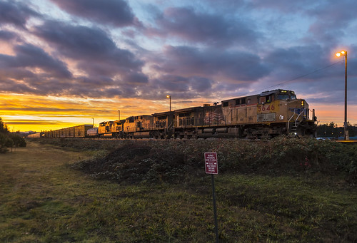 sunrise up unionpacific lanecountyor eugeneor rail yard freighttrain ge ac4400cw