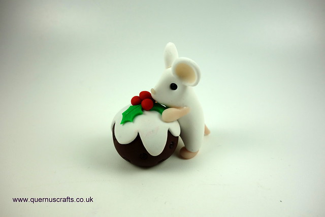 Wee Mouse with Christmas Pudding