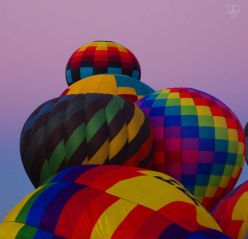 newmexico albuquerque hotairballoon balloon balloonfestival 2017 colors inflate sunrise
