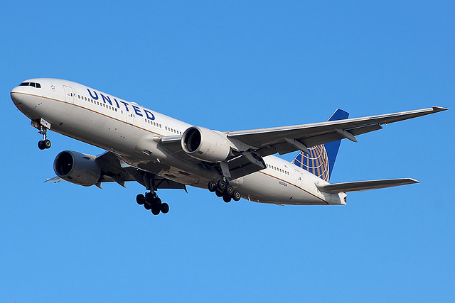 United 777 landing at Cleveland