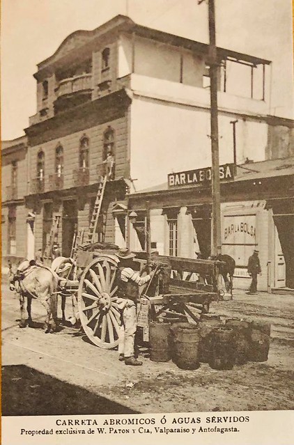 Carreta Abrómicos en Antofagasta 1910, un trabajo monopolizado por migrantes chinos.   Calle Washington entre Sucre y Bolivar. Bar 