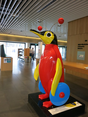 Buzzy Bee In the Library - Pop Up Penguins