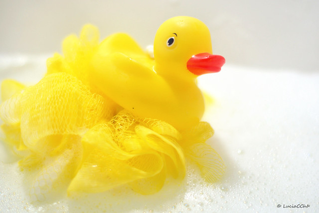 ANGRY BATH RUBBER DUCKY