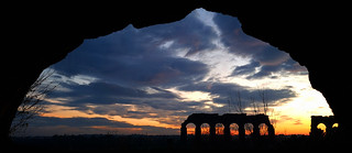 Un arco tra gli archi, un tramonto nella storia di Roma