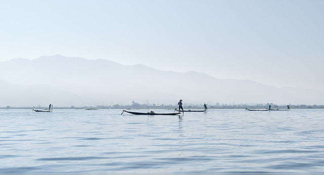 Pêcheurs Inthas sur le lac Inlé