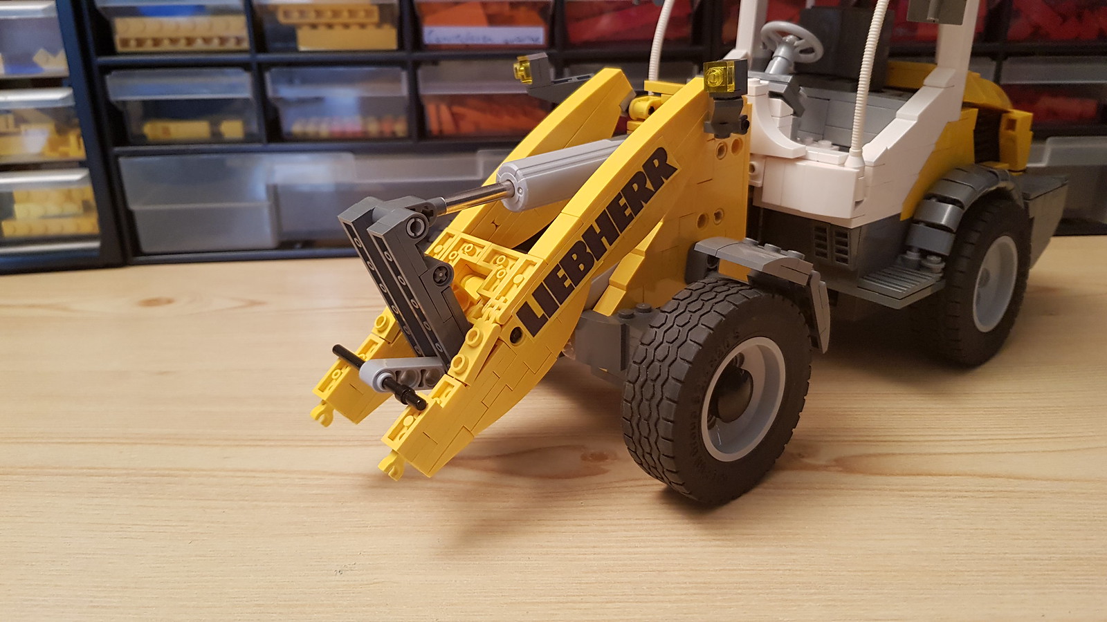 Lego Liebherr L 506 compact wheel loader
