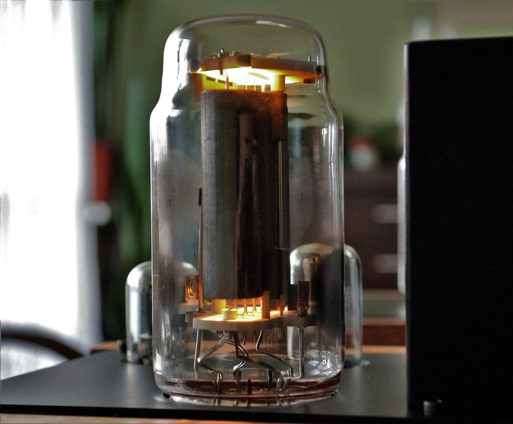 vacuum tube GM-70