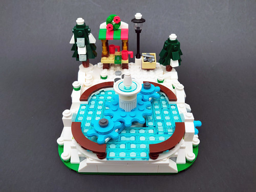 LEGO Seasonal Ice Skating Rink (40416)