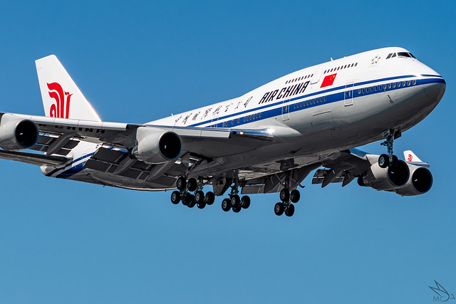 Air China - Boeing 747-4J6 (Boeing 747-400 P) / B-2472 @ Manila