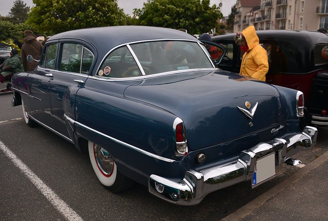 1953 Chrysler Windsor 4-door sedan
