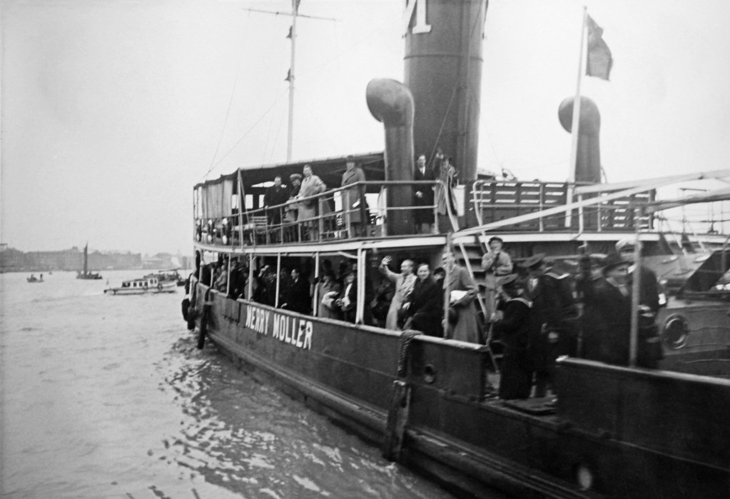Farewell Bennie Scheltus, aboard Merry Moller, 6 December 1941, Shanghai