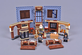 Review: 76385 Hogwarts Moment: Charms Class