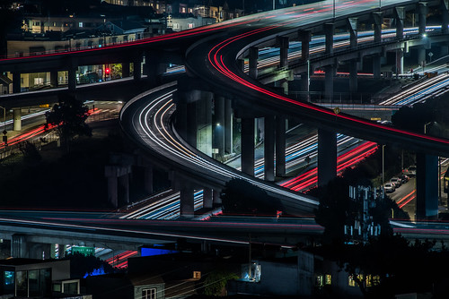 sanfrancisco california city nikon d810 color night black december 2020 boury pbo31 urban over bernalheights view lightstream motion roadway traffic 280 highway silhouette 101 overpass exchange red
