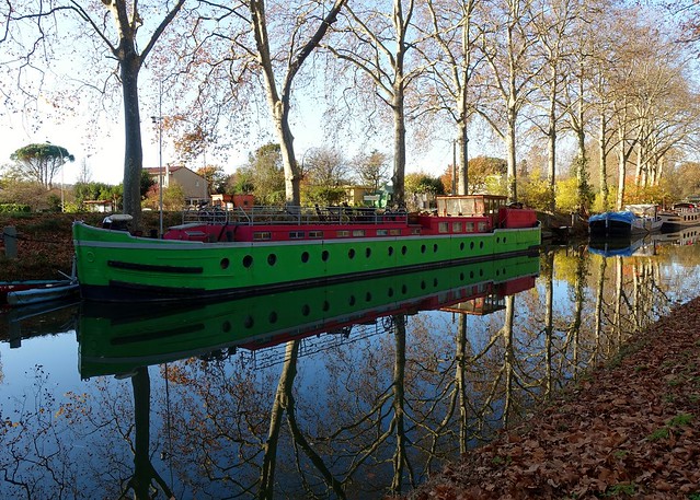 La péniche verte - The green barge