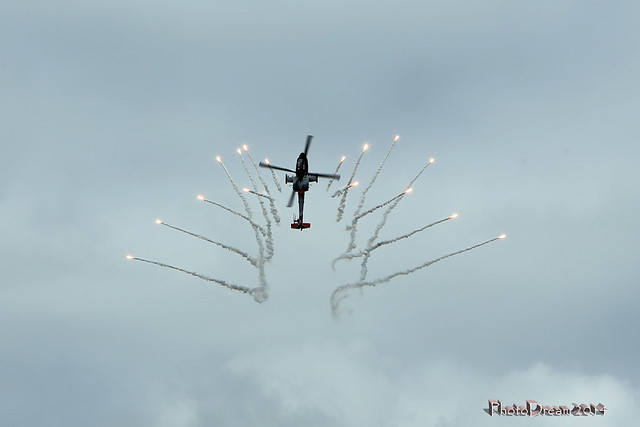 KLu AH-64 Flares at Gilze-Rijen 2014-06-20 13-46-04_1176 - m et s