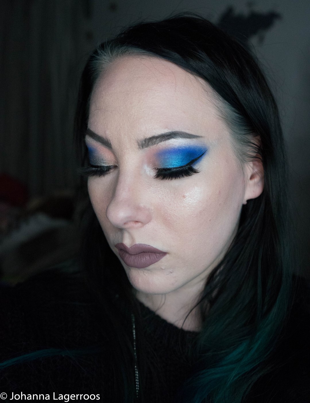 blue makeup