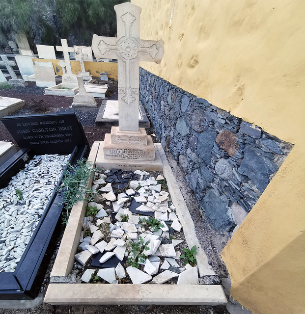 tumbas y lápidas en Cementerio Ingles en barrio San Jose Las Palmas de Gran Canaria 20