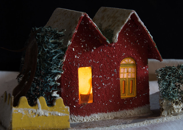 Red Christmas House Decoration