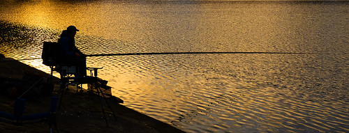 carrmilldam sunset fishing late light long pole fisherman hobby pastime solitude fujixt4 fujinon1655mmf28wr sthelens merseyside water silhouette
