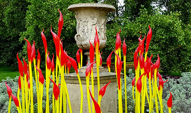 Chihuly Glass Exhibition at Kew Gardens Autumn 2019