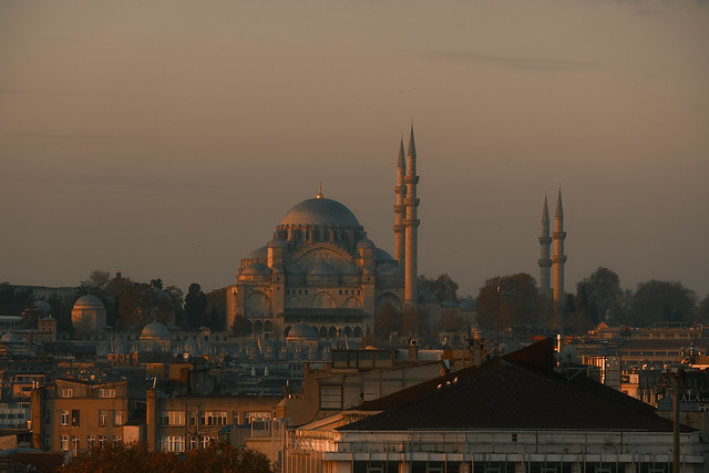 Bir şehir uyanıyor. İstanbul