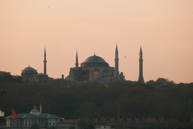 Bir şehir uyanıyor. İstanbul