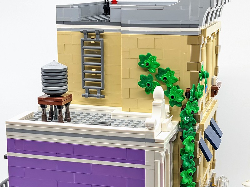 10278: LEGO Police Station Modular Set Review