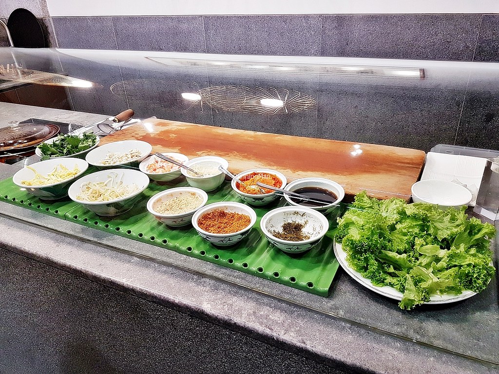 Popiah Assembly Counter