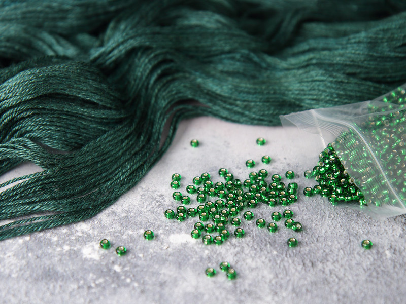 Czech Glass Knitting Beads size 6 (4mm) – Silver-lined Dark Green