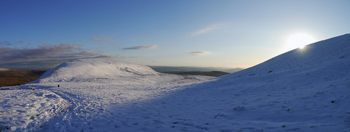 wales mountains breconbeacons landscape snow winter llynyfanfawr panorama