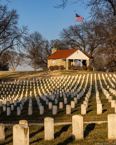 leavenworth kansas unitedstates national cemetery va veterans veteran vietnam war affairs winter city kc martin wayne canon r5