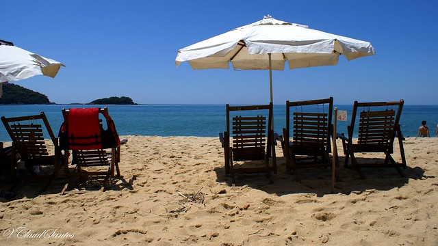 Chairs on the beach - Cadeiras na praia