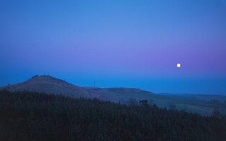 Moonrise over Milquhanzie Hill