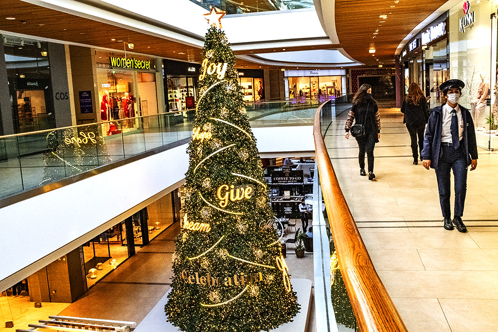 Christmas tree at ABC Verdun--Beirut