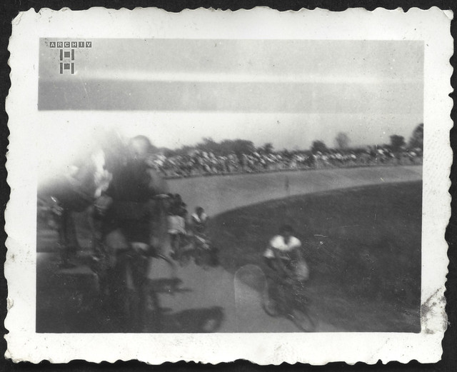 ArchivTappenZAl2b898 Fahrradrennen, Frankreich, 1930er