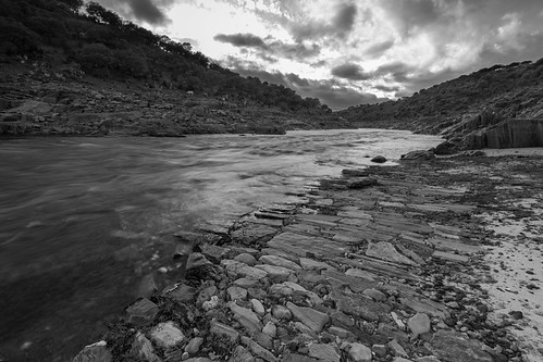 Rio Alagon 071220-5090 by Eduardo Estéllez, eduardoestellez monochrome ancient old pavement jetty slate landscape alagon river extremadura curre