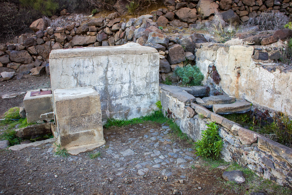 Fuente de Tenerguera y lavaderos en Teno