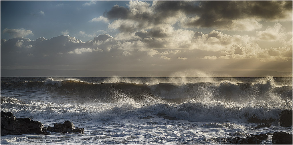 High waves Porthcawl 12 12 2020