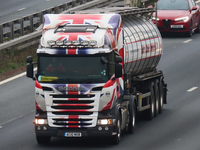 Gary Lodge Tankers, Scania R450 (AC10NOB) On The A1M Southbound