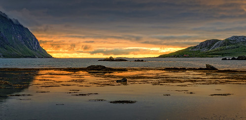 Haugveien sunset by berny-s, Lofoten - Norwayhaugveien lofoten norway beach evening sunset light shore