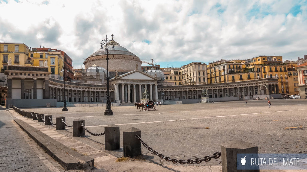 Piazza del Plebiscito in Naples, 10 days in Italy itinerary