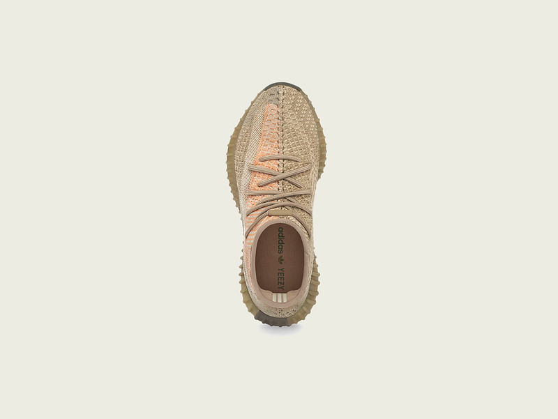 YEEZY_BOOST_350_V2_SAND_TAUPE_Top_PR72_2500x1878