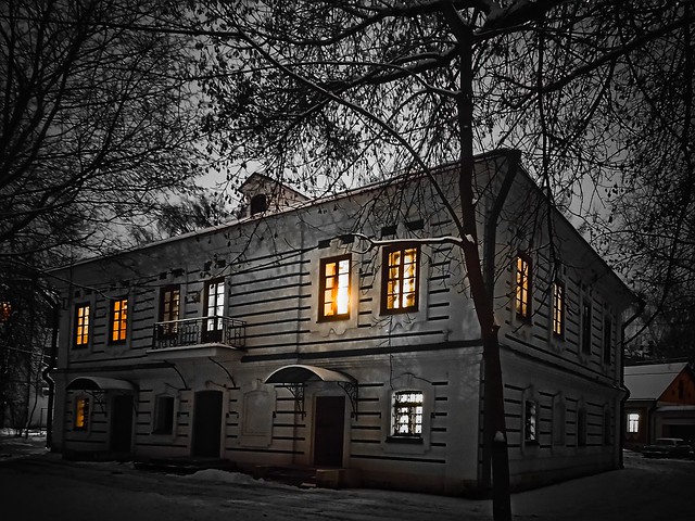 Тепло старого дома /The warmth of an old house
