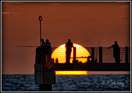 ftdesoto sun sunset fishing pier fishermen outdoor outside evening water gulfofmexico gulf coast coastal flickr florida pinellas canon eos slr 7d tamron 150600