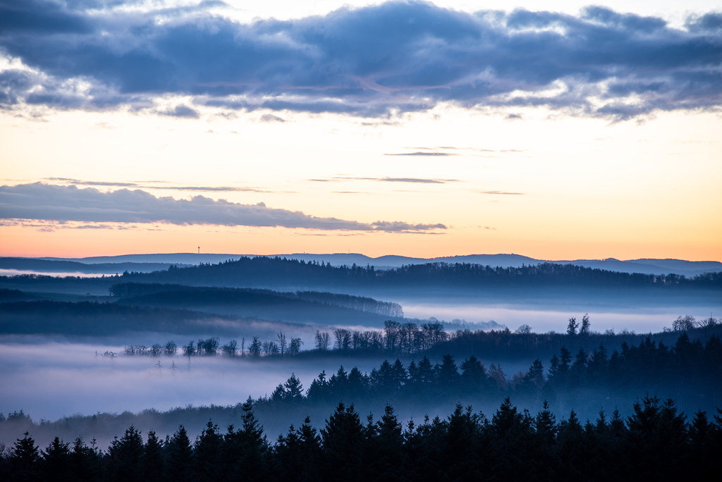 Blaue Stunde / Blue hour | Heute Morgen kurz vor Sonnenaufga… | Flickr