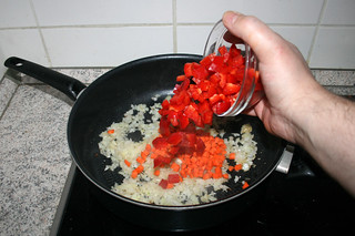 15 - Add bell pepper / Paprika addieren