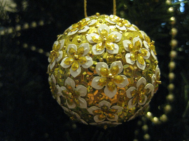 Hand Beaded Poinsettia Christmas Bauble in Gold and White