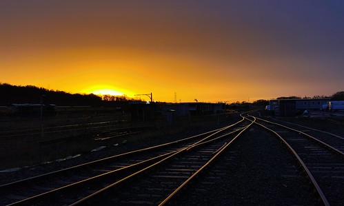 huawei cameraphone p30 northeast railwayyard railway tyneyard gateshead lamesley sunrise dawn track railwayline linear